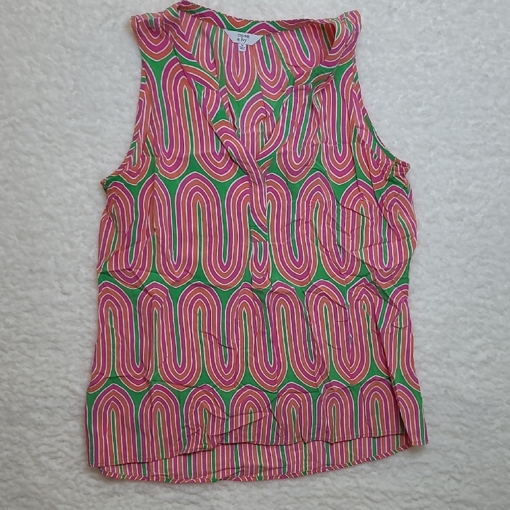 Crown & Ivy Pink & Green Patterned Sleeveless Blouse size Medium